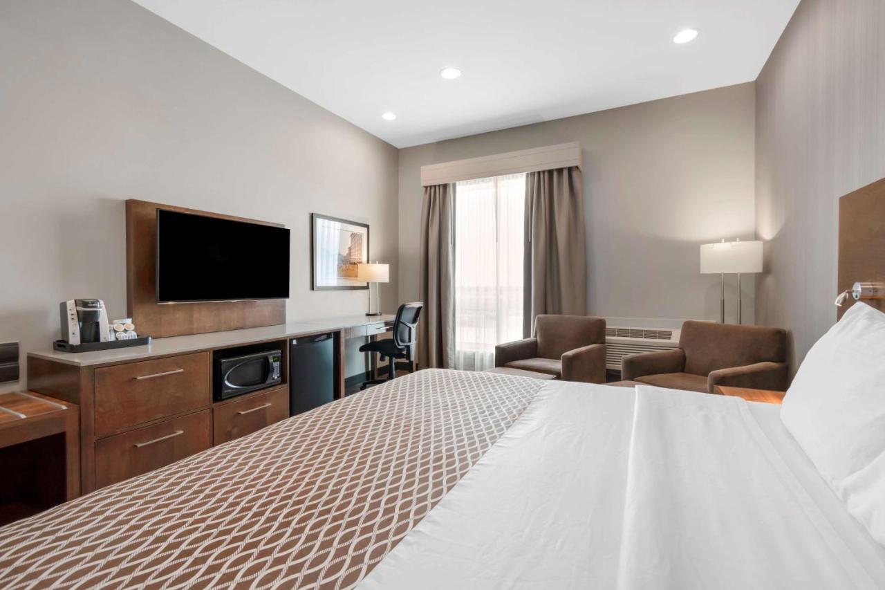 Best Western Plus East Side Саскатун Экстерьер фото
