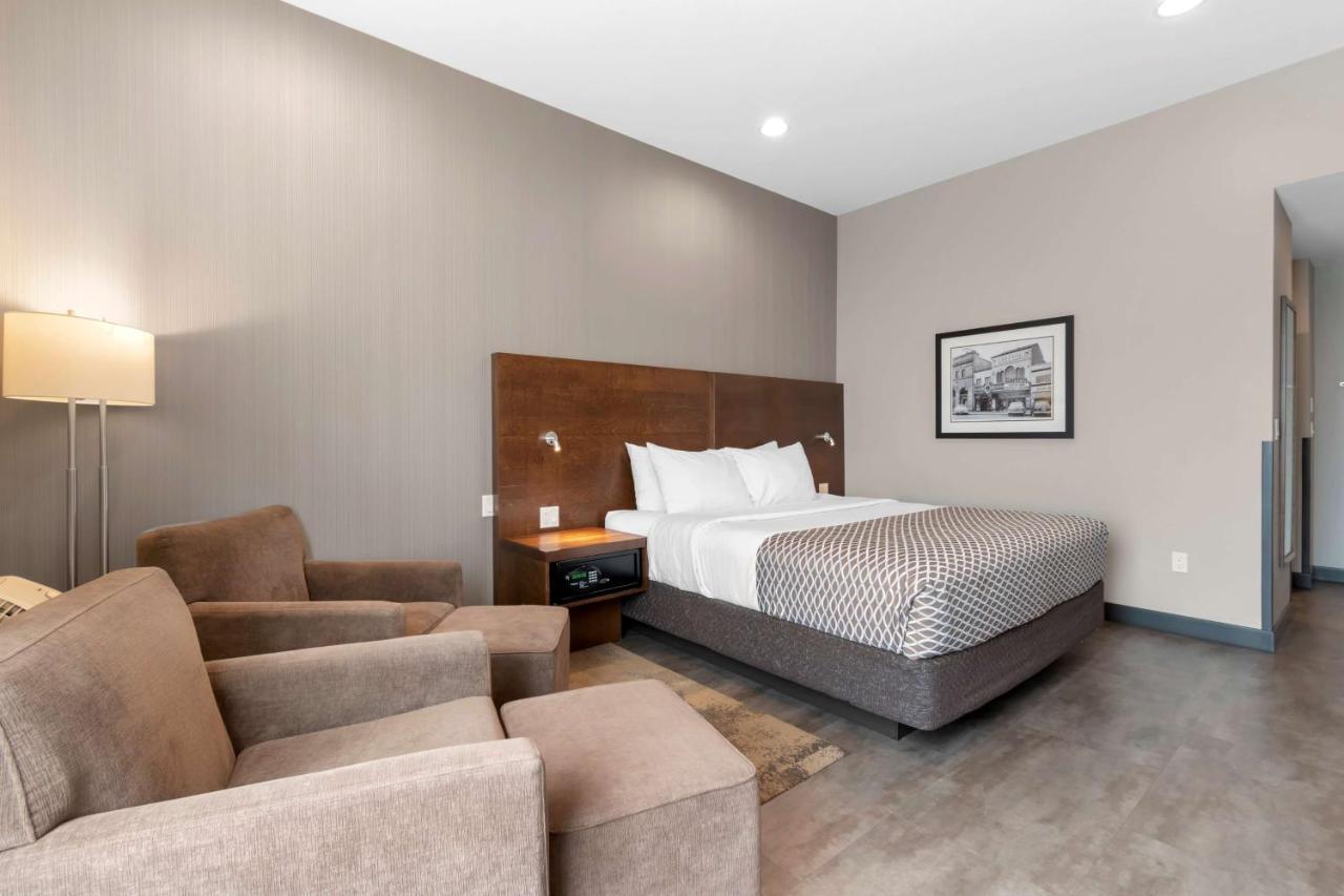 Best Western Plus East Side Саскатун Экстерьер фото