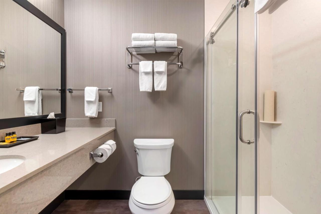 Best Western Plus East Side Саскатун Экстерьер фото