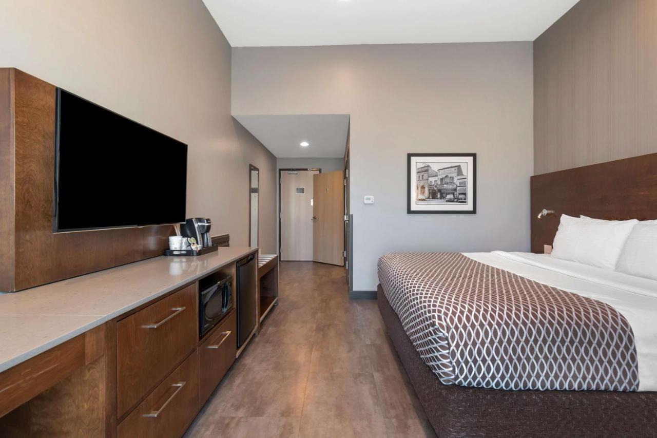 Best Western Plus East Side Саскатун Экстерьер фото