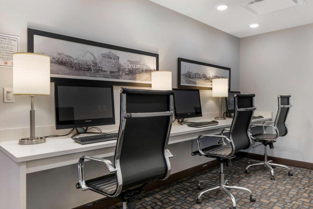 Best Western Plus East Side Саскатун Экстерьер фото
