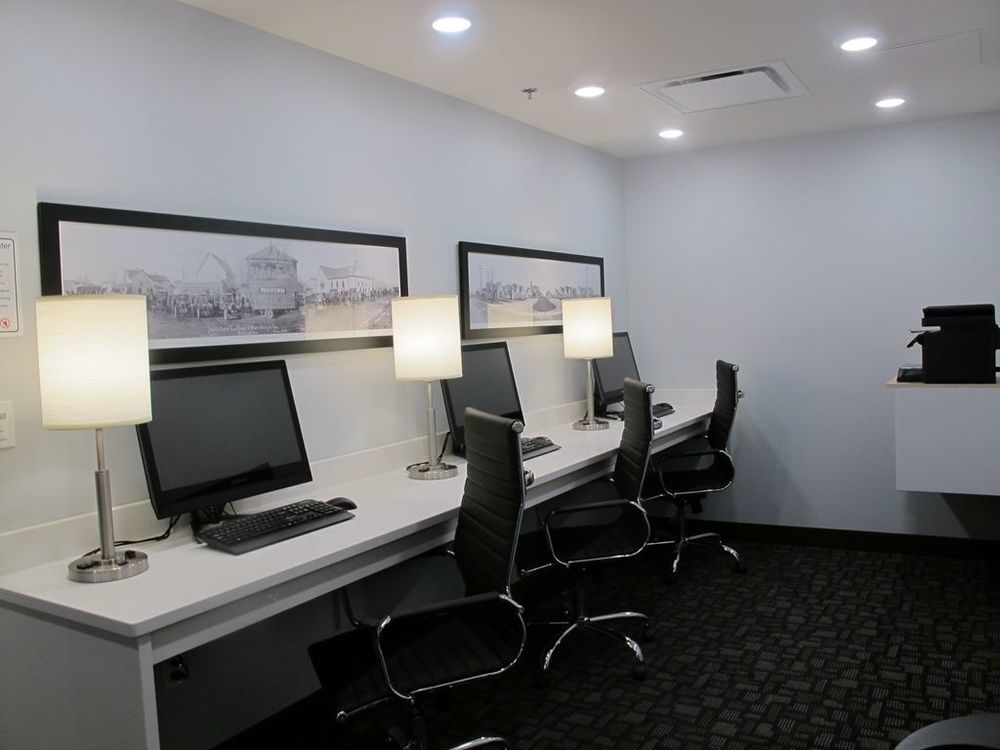 Best Western Plus East Side Саскатун Удобства фото